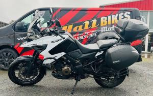 Ann&eacute;e 2020

30.000 Kms

Entretien &agrave; jour

Bulle GIVI

Top case Shad SH48 et valises Shad SH36

Crashbar SW Motech

Feux longue